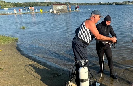 Водолазы извлекли тело мужчины из водоема в с. Засечное